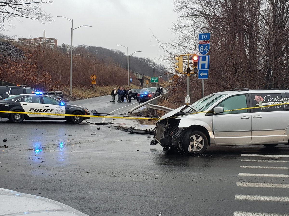 Waterbury Police close intersection after crash: WATERBURY – Drivers should avoid the area of West Main Street and Watertown Avenue after at least one driver was injured during a crash that appeared to involve a police car. Police have blocked off