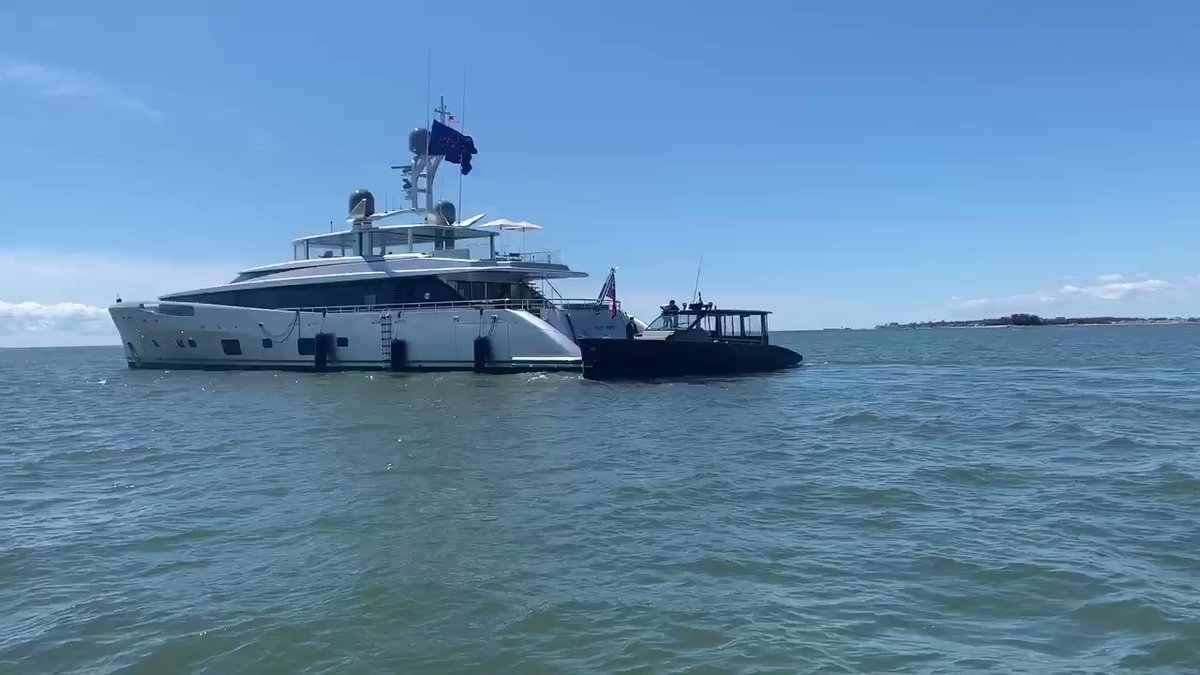 Steve Bannon was reportedly staying on this yacht off the coast of Westbrook, CT. He was arrested earlier today. 