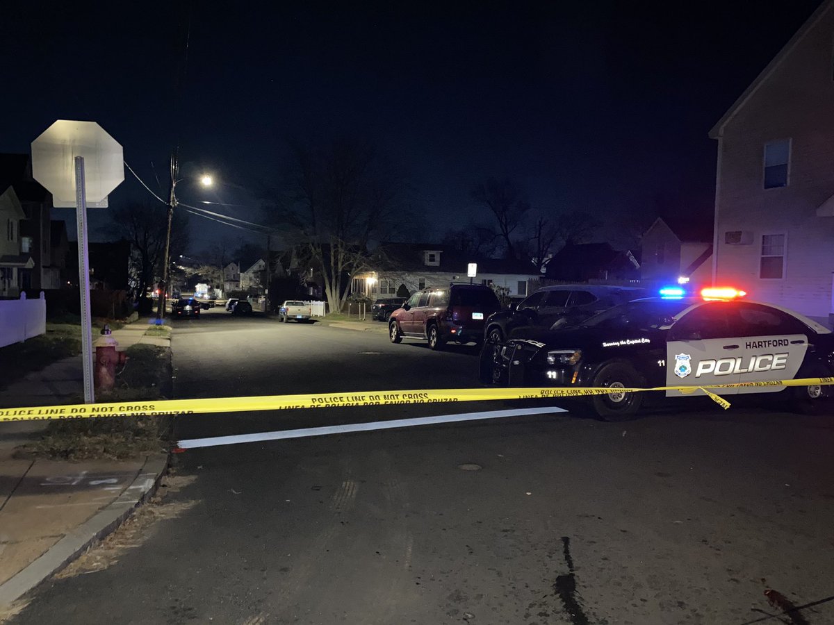 @CT_STATE_POLICE investing an officer-involved shooting in Hartford. This is the scene on Gilman St. Police say a man was armed a rifle and handgun