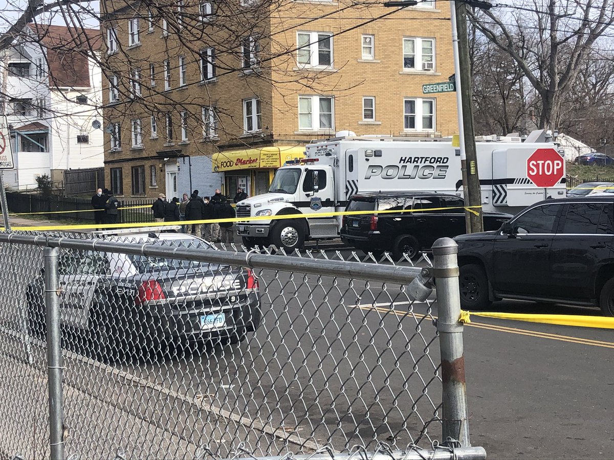 @HartfordPolice Police are on scene of an officer involved shooting investigating, per city officials. This is in the area or Enfield & Greenfield. 