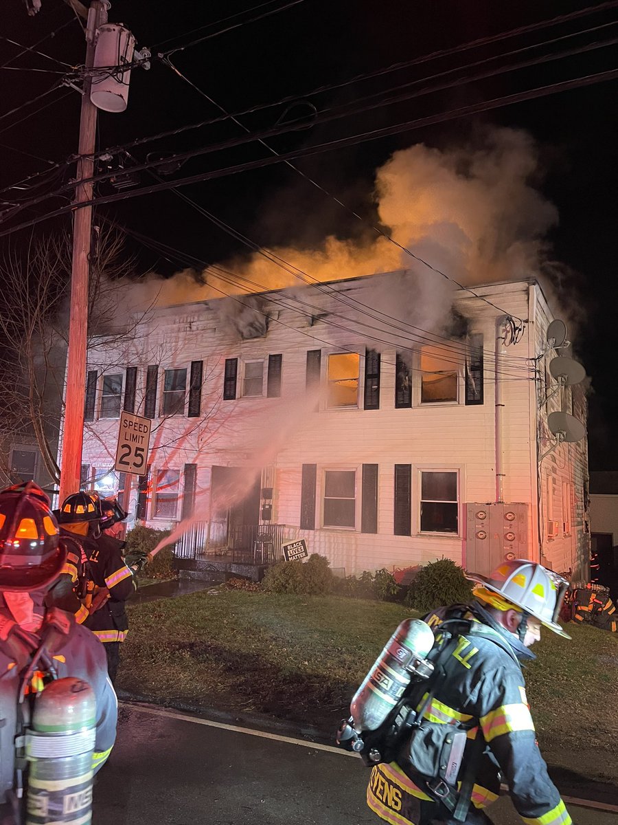 Rocky Hill , Ct 2nd alarm. 11 Glastonbury Ave on 12/27/21