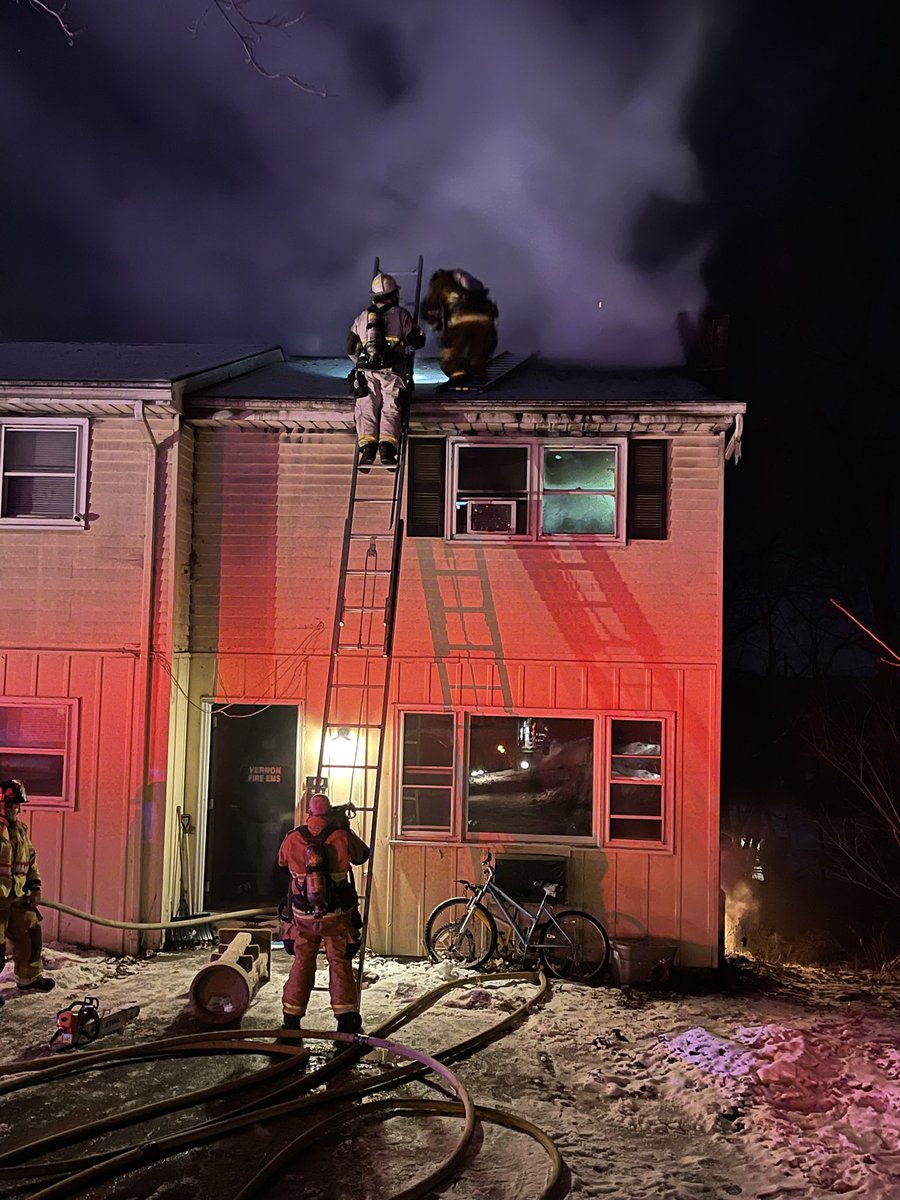 Vernon Ct working fire 40 Thomas St. 1/20/22 at 23:32 @TNDispatch @VernonCTPolice @BreakingNowCT @fireengineering @national_fire workingfire vernonct thomasst