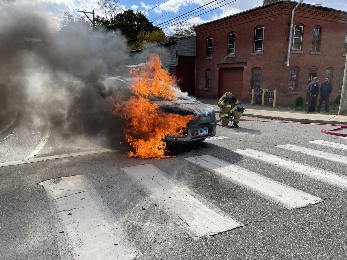 Manchester Ct auto fire. Hartford Rd & Prospect St at 13:26 on