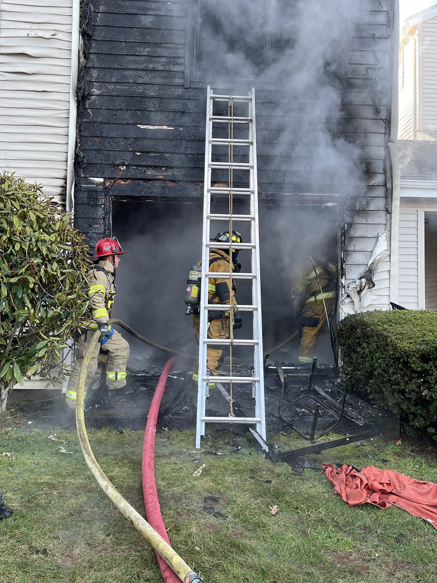 Vernon Ct 3rd alarm. 12/19/22 at 08:02. 631 Talcottville Rd. Numerous mutual aid assisted at the scene