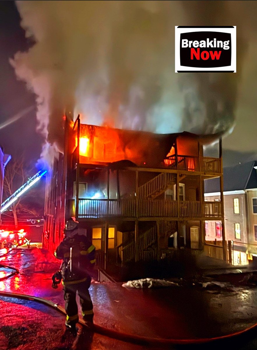 2nd Alarm hartford 905 West Blvd - Heavy fire reported on arrival from a 2.5  story dwelling - Building is reported to be vacant (Corrected address)