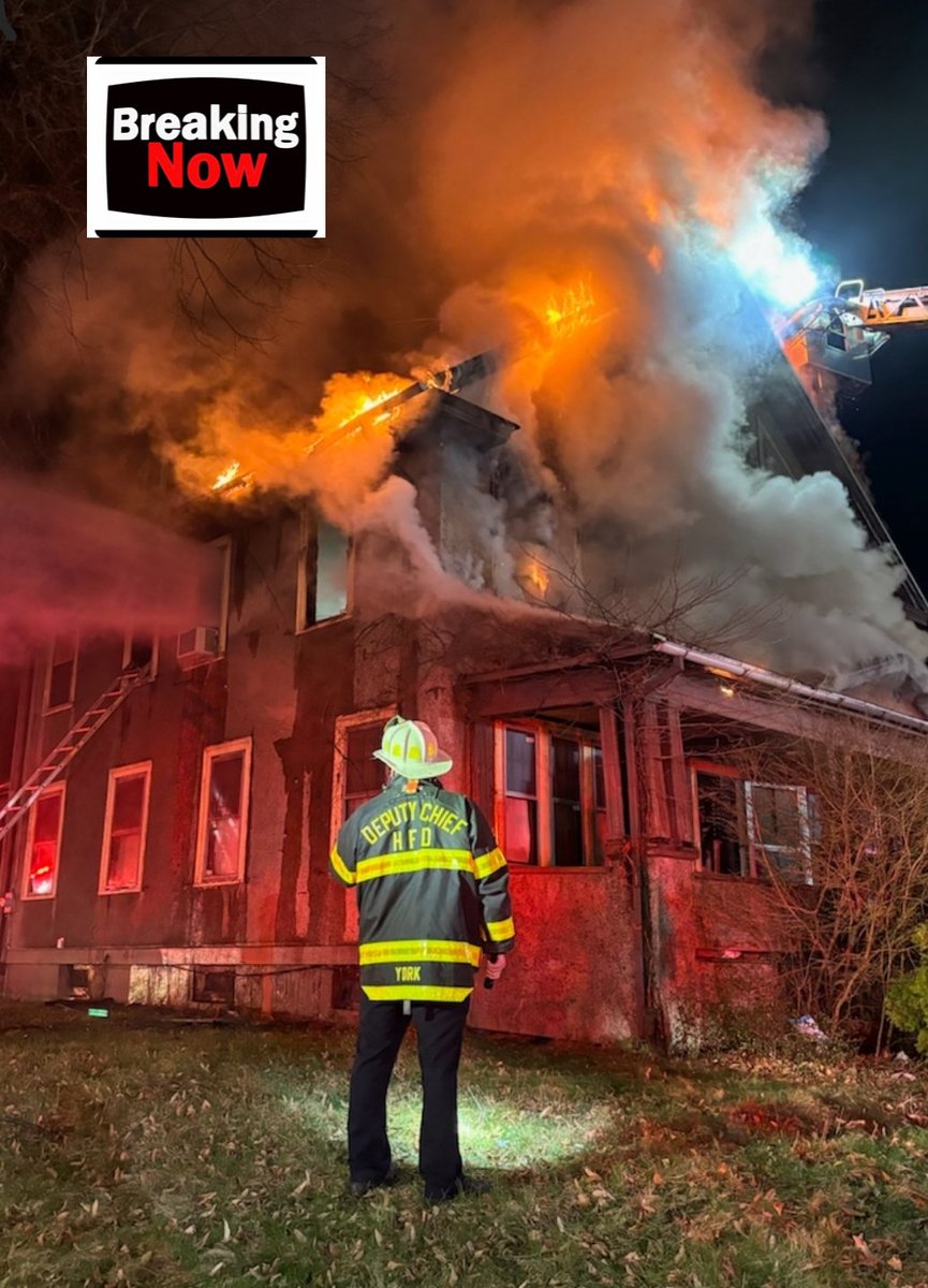 2nd Alarm hartford 905 West Blvd - Heavy fire reported on arrival from a 2.5  story dwelling - Building is reported to be vacant (Corrected address) 
